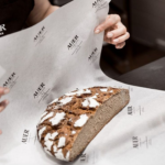 ambalaje personalizate ambalaje personalizate din carton, ambalaj alimentar, cutii din carton, cutii pentru pizza, cutii pentru torturi și deserturi, cutie din carton cu fereastră, barcă din carton, pahare din carton, pachete din hârtie și carton, ambalaje pentru flori, stickere și etichete personalizate, materiale publicitare personalizate, produse din hârtie pentru birou personalizate